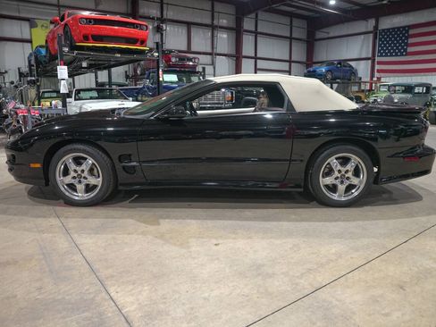 Used 2001 Pontiac Firebird Trans Am RWD image 20