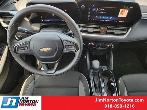 Used 2025 Chevrolet TrailBlazer LT AWD/4WD image 28