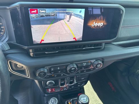 Used 2024 Jeep Wrangler Unlimited Rubicon 392 AWD/4WD image 29