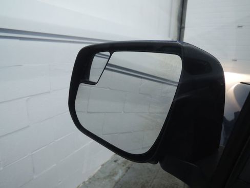 Used 2019 Chevrolet Colorado Z71 image 25