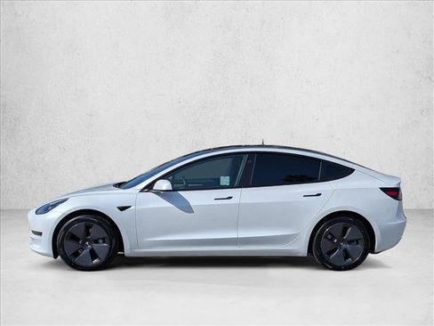 Used 2021 Tesla Model 3 Standard Range Plus RWD image 9