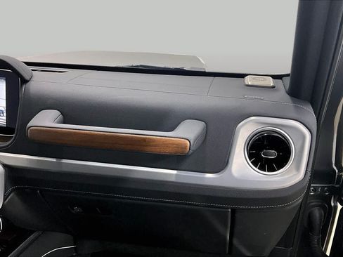 Used 2025 Mercedes-Benz G 550 image 18