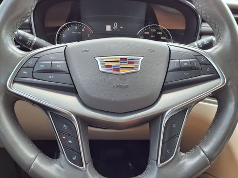 Used 2023 Cadillac XT5 Premium Luxury FWD image 12
