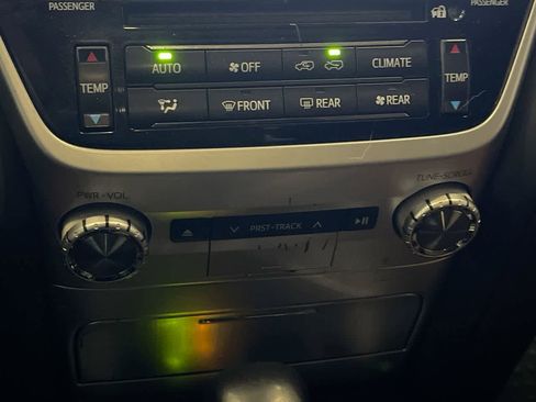 Used 2021 Toyota Land Cruiser image 19