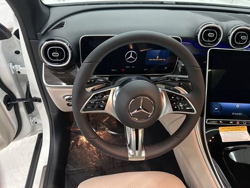 Used 2026 Mercedes-Benz GLC 300 4MATIC image 10
