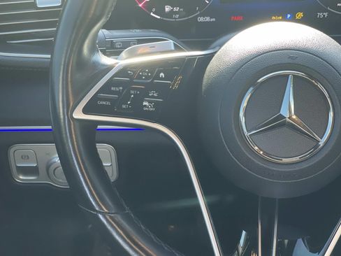 Used 2024 Mercedes-Benz GLS 450 4MATIC image 10