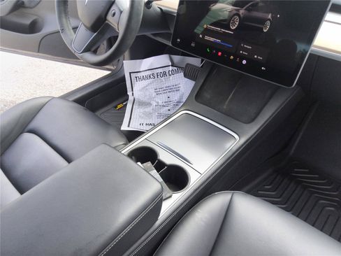 Used 2022 Tesla Model 3 Long Range AWD/4WD image 25