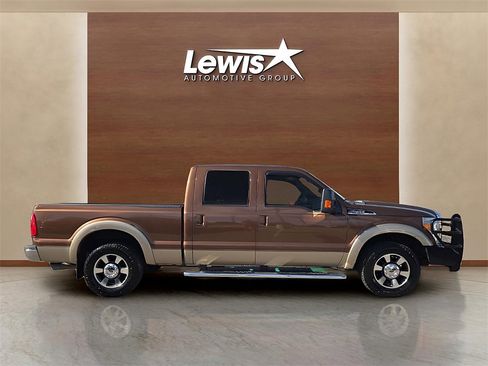 Used 2012 Ford F250 Lariat w/ Camper Pkg image 5