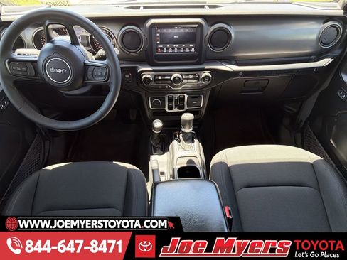 Used 2023 Jeep Wrangler Unlimited Sport image 12