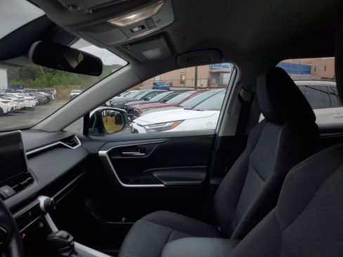 Used 2023 Toyota RAV4 XLE image 17