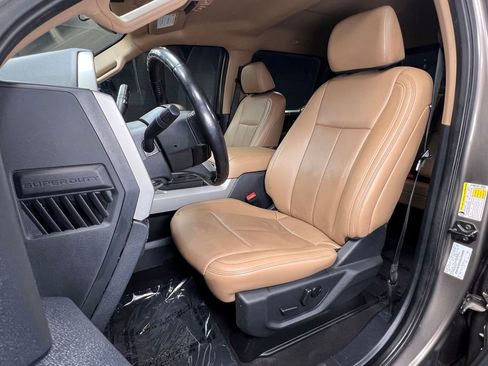 Used 2022 Ford F250 Lariat w/ Lariat Value Package image 4