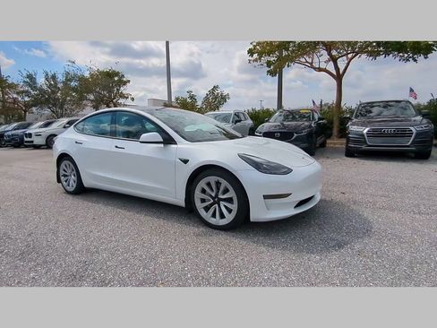 Used 2023 Tesla Model 3 Standard Range image 53