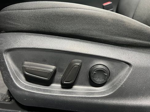 Certified 2018 Toyota Camry LE image 13