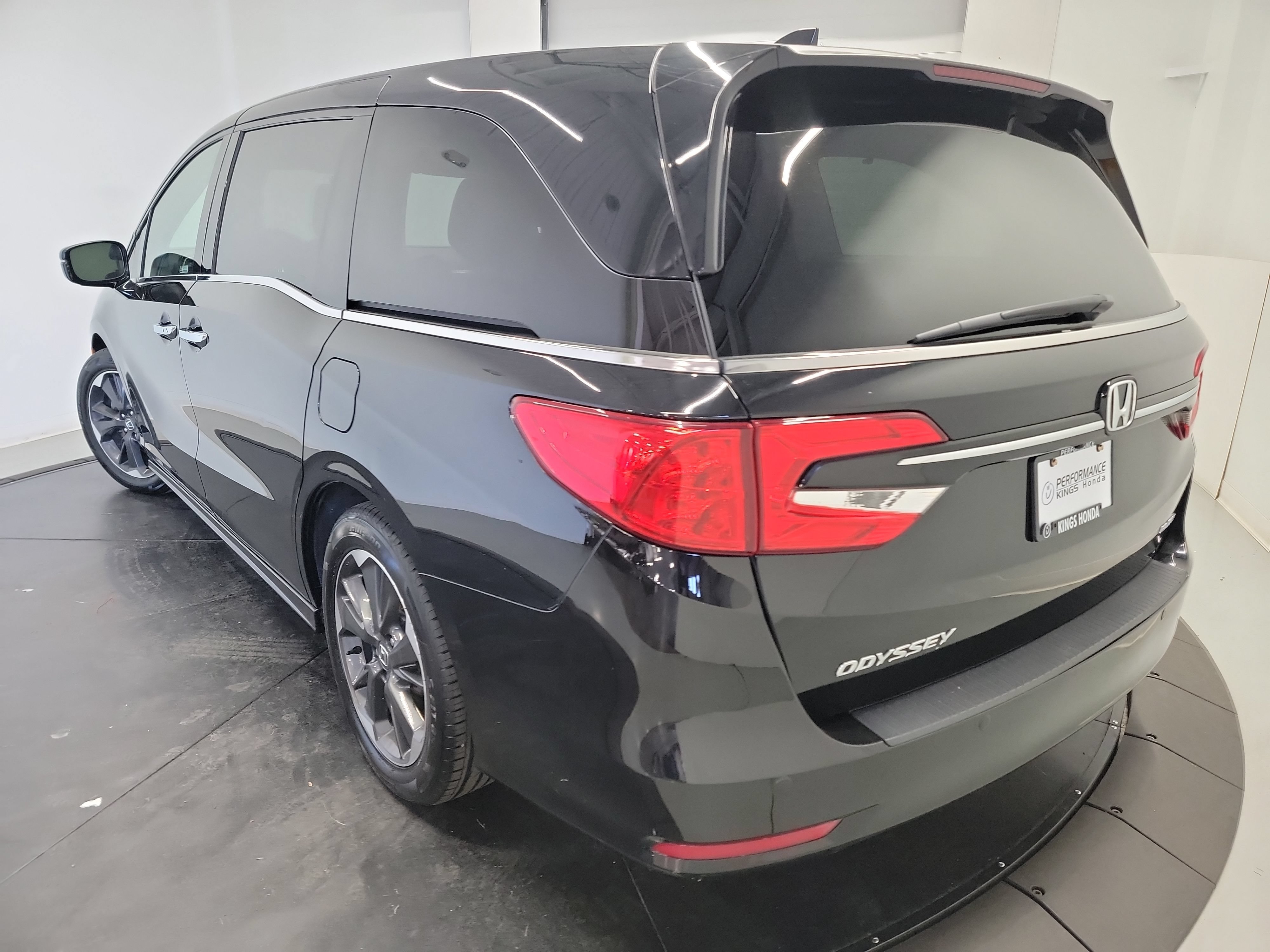 Used 2024 Honda Odyssey Elite image 6