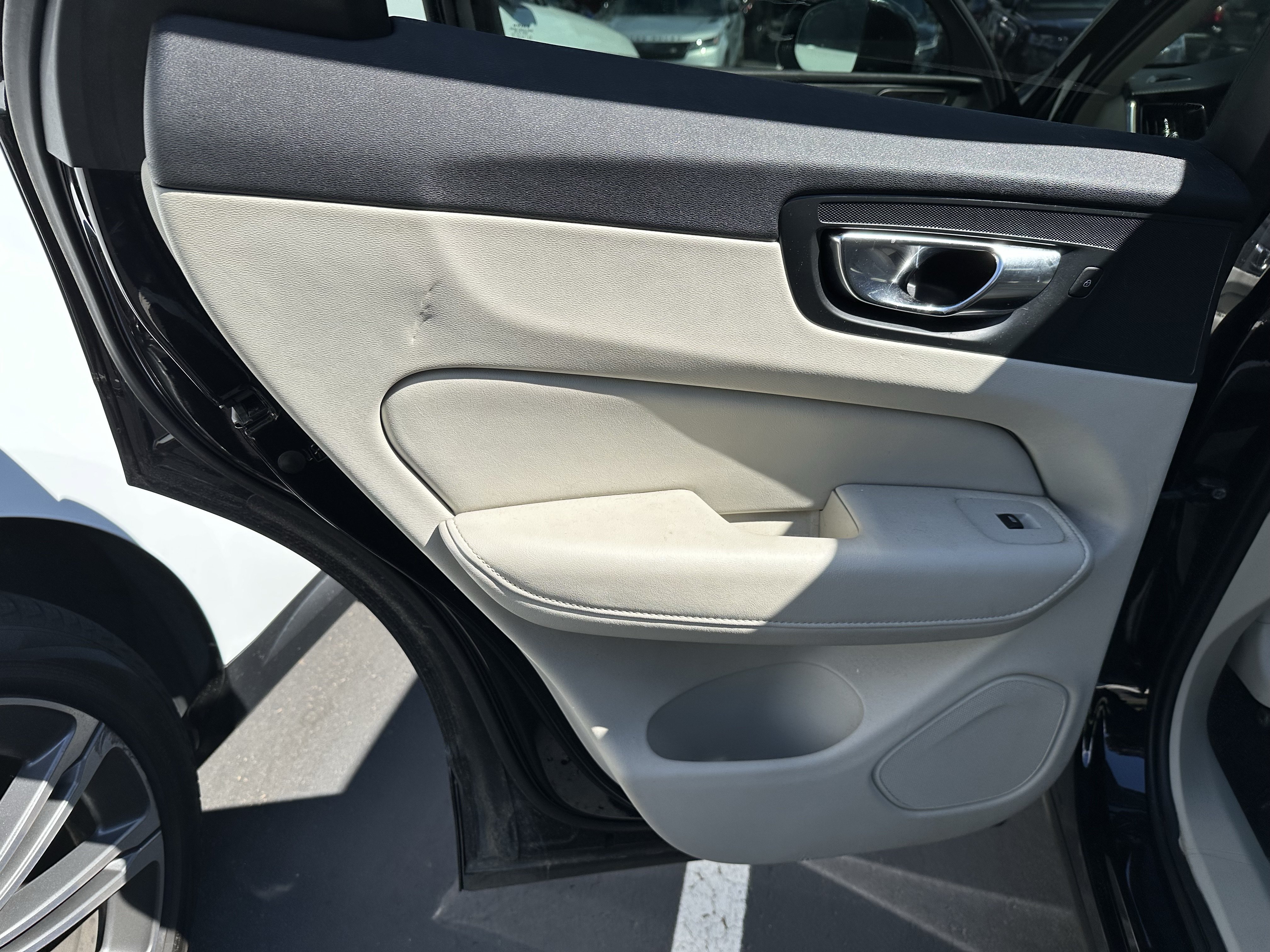 Used 2021 Volvo XC60 T6 Inscription w/ Protection Package Premier AWD/4WD image 25