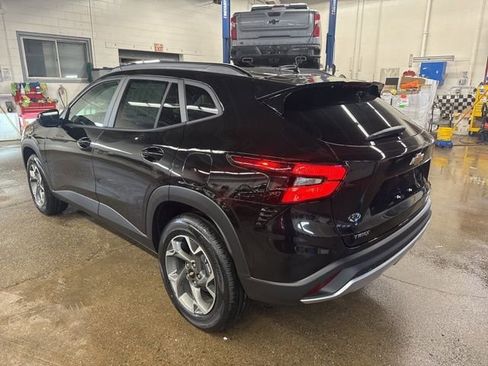 New 2026 Chevrolet Trax LT FWD image 4