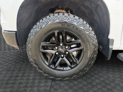 Used 2024 Chevrolet Silverado 1500 LT Trail Boss w/ Protection Package AWD/4WD image 14