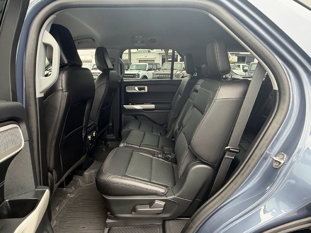 Used 2021 Ford Explorer Limited w/ Hybrid Equipment Group 310A RWD image 11