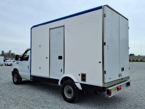 Used 2024 Ford E-350 and Econoline 350 Super Duty w/ Power Windows & Locks Group RWD image 9