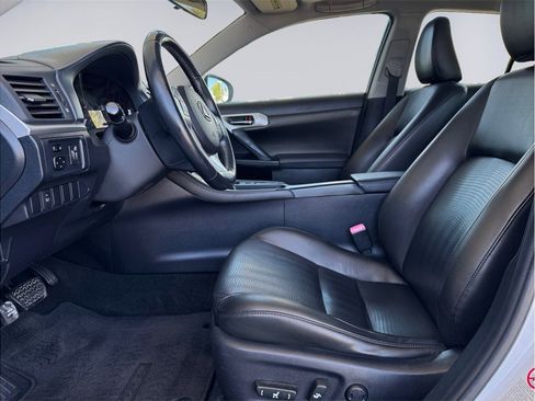 Used 2011 Lexus CT 200h Premium image 10