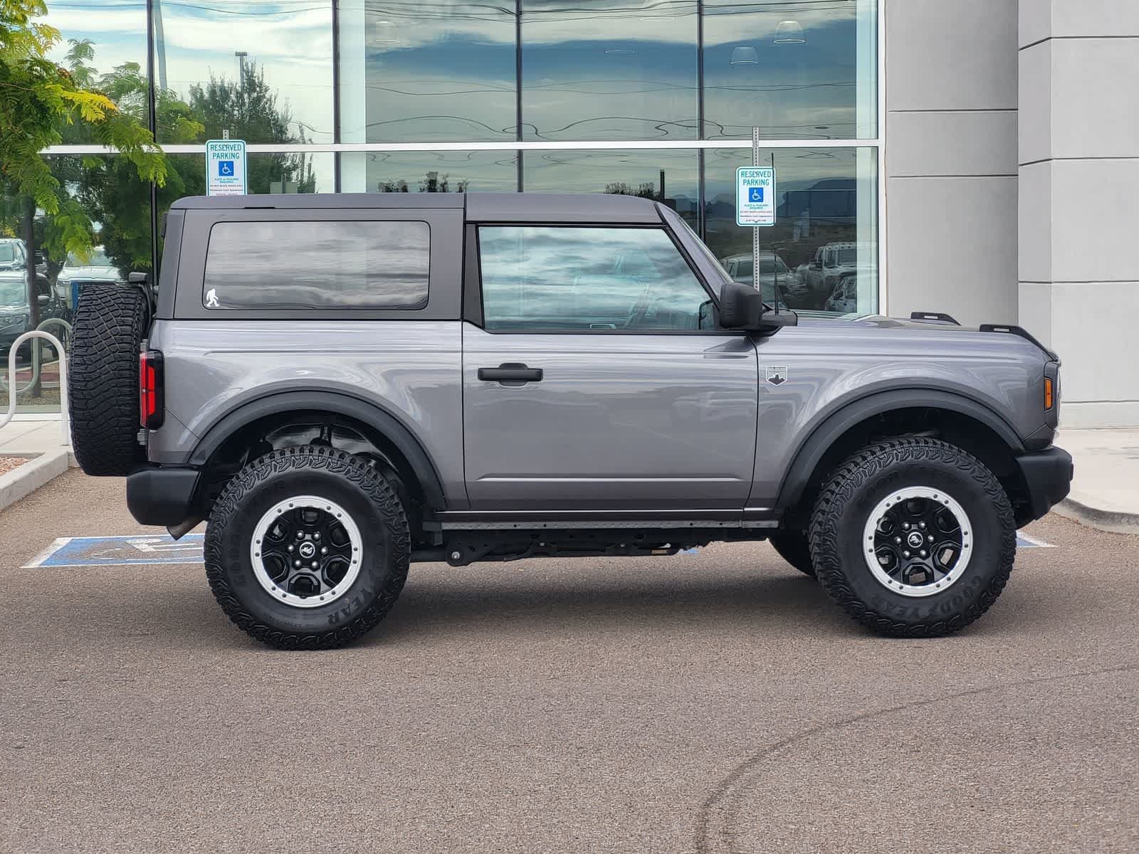 Used 2023 Ford Bronco Big Bend w/ Sasquatch Package AWD/4WD image 4