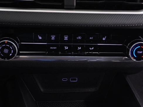 New 2026 Chevrolet Equinox LT image 25