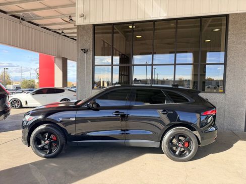 Used 2018 Jaguar F-PACE Premium image 2