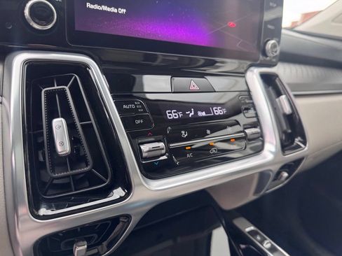 Used 2022 Kia Sorento SX FWD image 17
