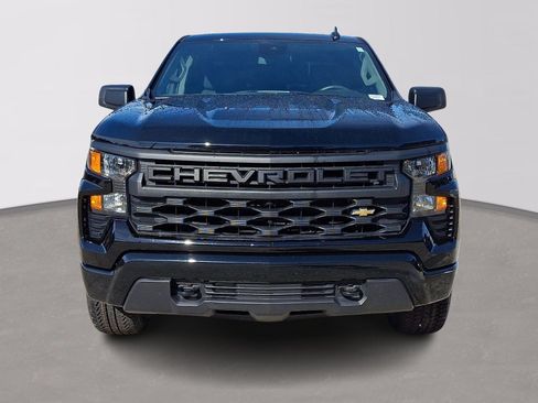 Used 2025 Chevrolet Silverado 1500 Custom AWD/4WD image 2