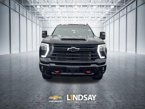 Used 2025 Chevrolet Silverado 2500 LT w/ Trail Boss Package image 3