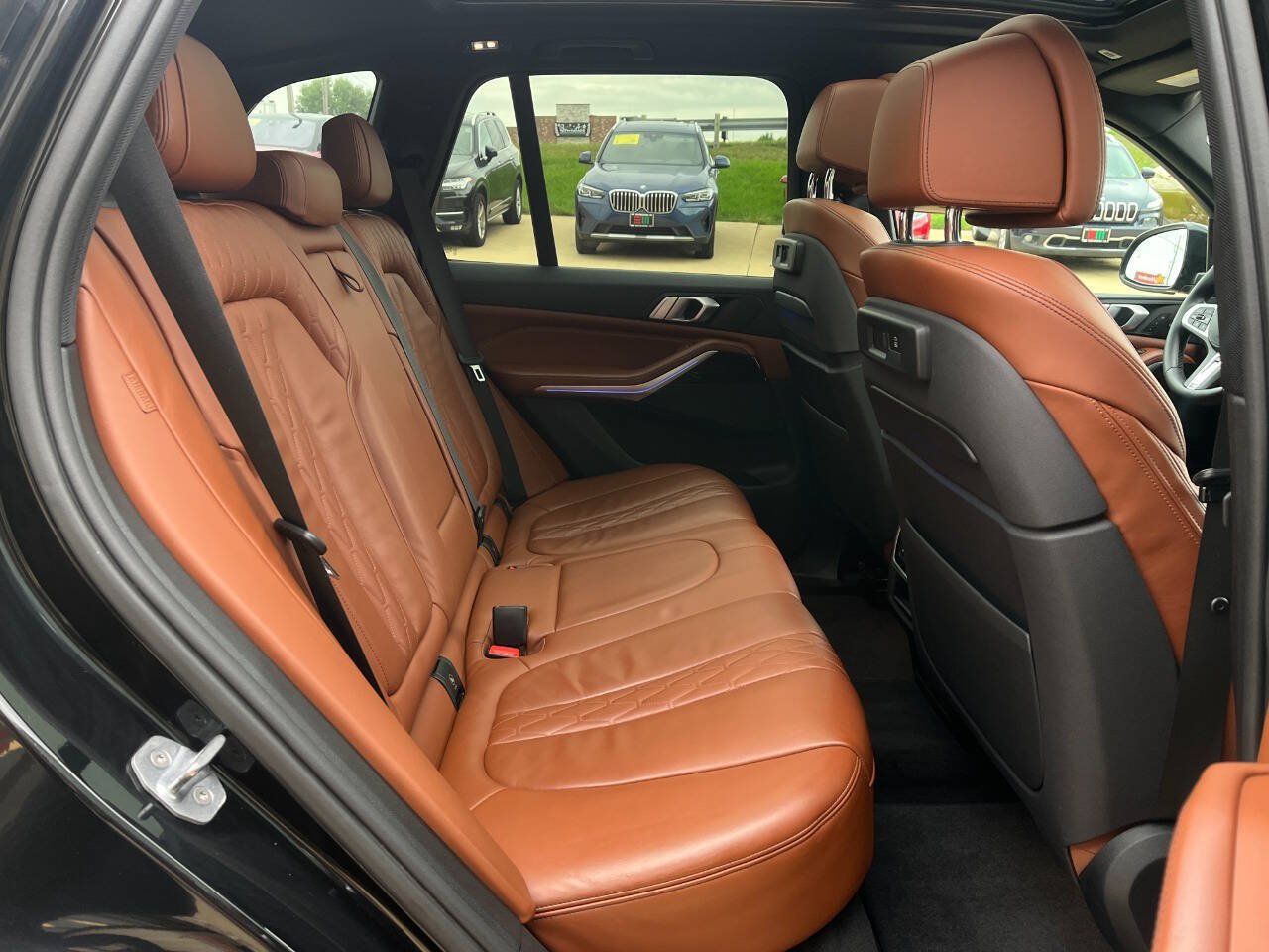 Used 2019 BMW X5 xDrive40i w/ M Sport Package AWD/4WD image 22