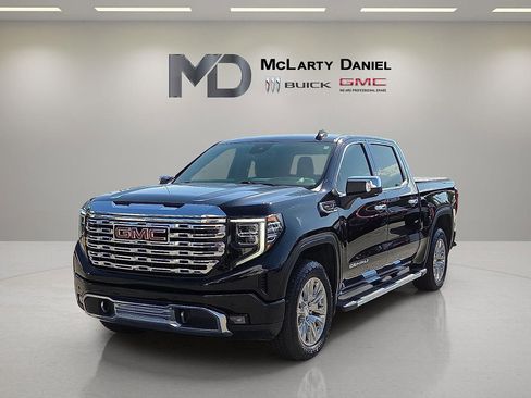 Used 2022 GMC Sierra 1500 Denali AWD/4WD image 2