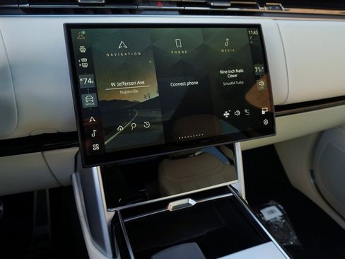 New 2025 Land Rover Range Rover SE image 21