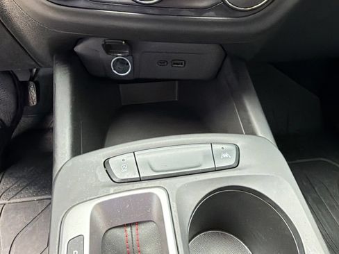 Used 2025 Chevrolet Trax RS FWD image 25