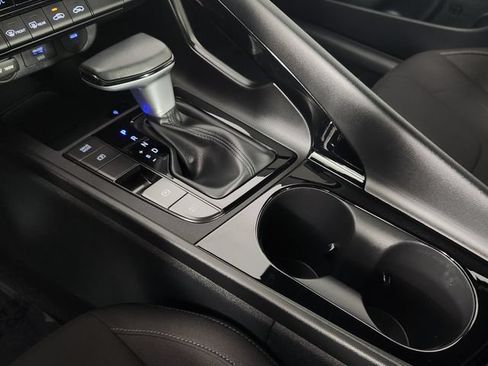Certified 2025 Hyundai Elantra SEL FWD image 29