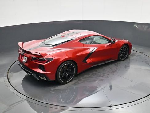 Used 2021 Chevrolet Corvette Stingray Premium Cpe w/ Z51 Performance Package image 28