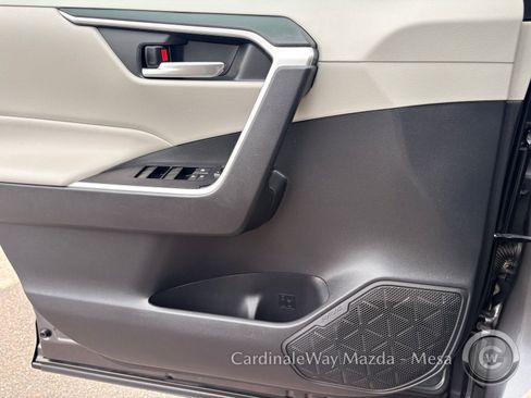 Used 2021 Toyota RAV4 XLE image 22