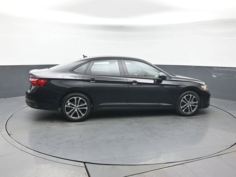 Used 2023 Volkswagen Jetta Sport image 7