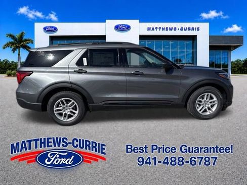 New 2026 Ford Explorer Active RWD image 3