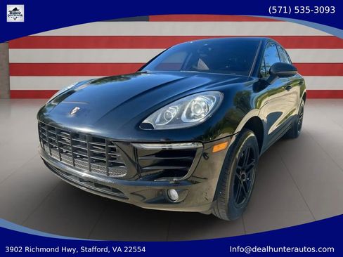 Used 2018 Porsche Macan AWD/4WD image 1