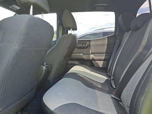 Used 2020 Toyota Tacoma TRD Off-Road AWD/4WD image 7