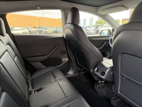 Used 2024 Tesla Model Y 2WD image 37