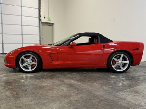 Used 2006 Chevrolet Corvette Convertible w/ Preferred Equipment Group RWD image 30