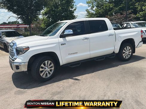 Used 2017 Toyota Tundra Limited w/ Limited Premium Package AWD/4WD image 5