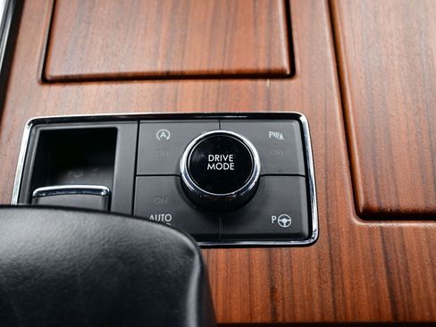 Used 2019 Lincoln Navigator L Reserve image 25