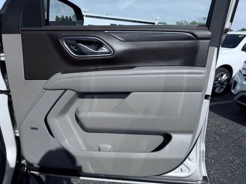 Used 2023 GMC Yukon SLT AWD/4WD image 17