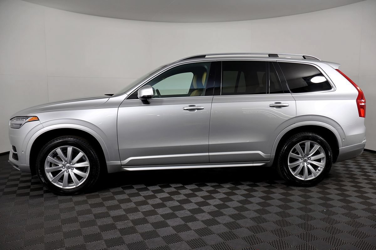 Used 2018 Volvo XC90 T5 Momentum w/ Convenience Package AWD/4WD image 13