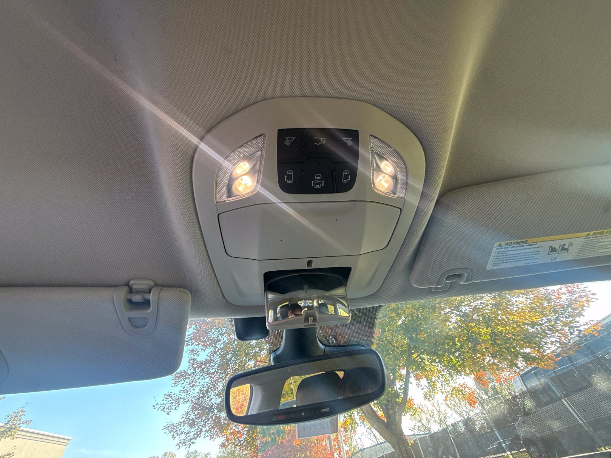 Used 2022 Chrysler Pacifica Touring-L w/ Uconnect Theater Family Group FWD image 26