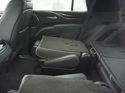 Used 2024 Cadillac Escalade Premium Luxury w/ Performance Package AWD/4WD image 9