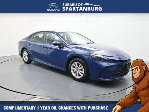 Used 2025 Toyota Camry LE FWD image 1